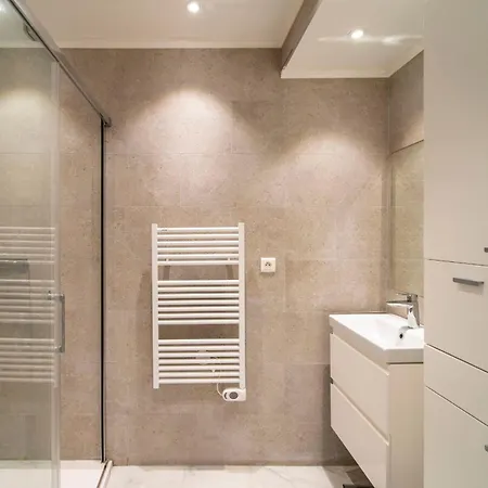 Ref 1960 - Center - Croisette *