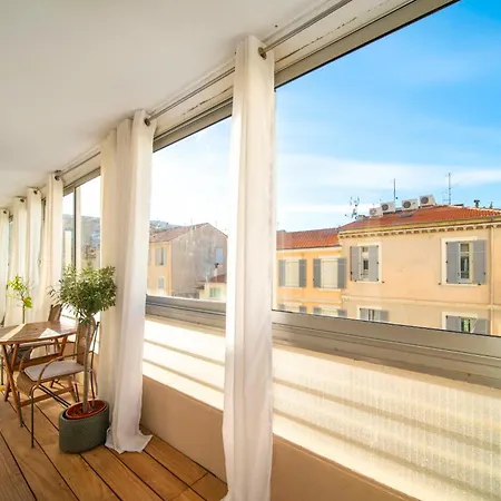 Ref 1960 - Center - Croisette